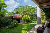 Infinity View - Villa garden and hallway